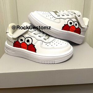Custom make Elmo’s shoes